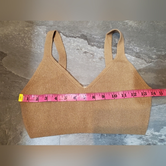 Levi's Norma Sweater Bralette. Knit. Wool bland. V neck. Tan. Size S. - Picture 8 of 9